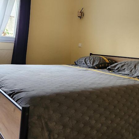 Les Belles Nuits Bed & Breakfast Le Bousquet-d'Orb Exterior photo